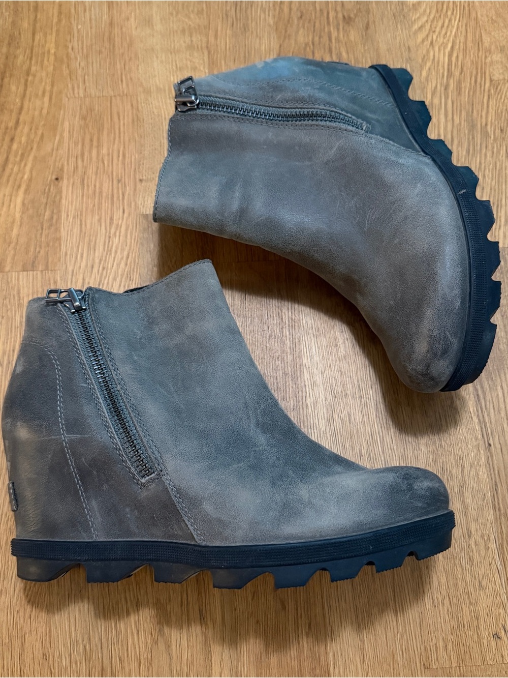 Sorel 7.5 Gray Leather Joan Wedge Zip Ankle Bootie Boots - Picture 2 of 10